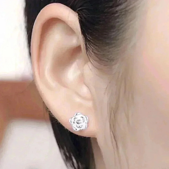 New Beautiful 925 Silver Rose Studs - Picture 2 of 4